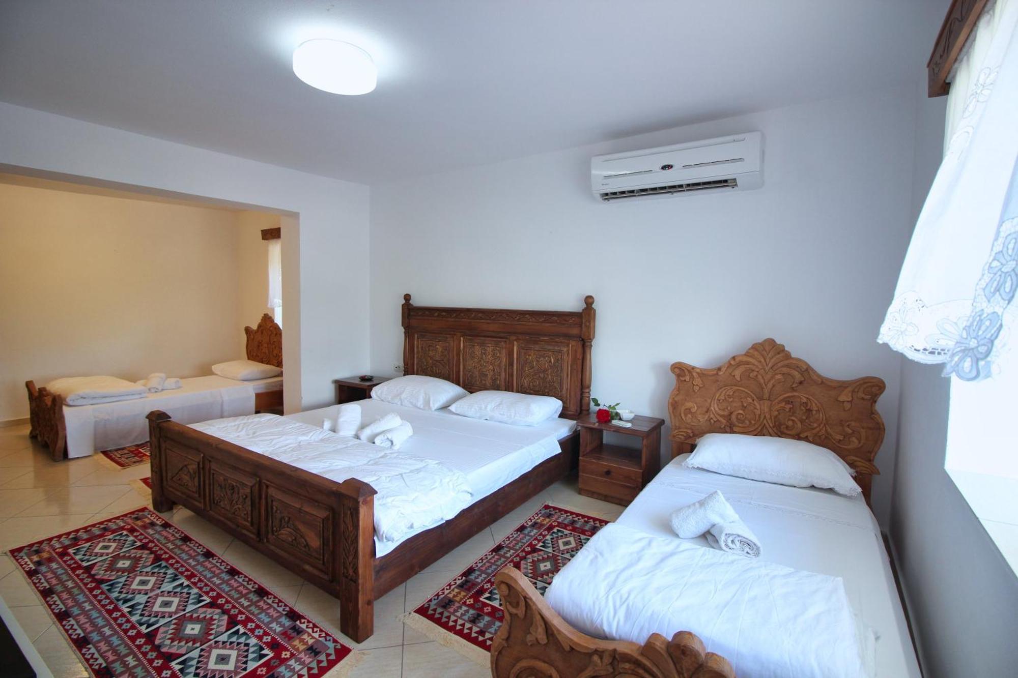 Guri Guesthouse Gjirokastër Zimmer foto
